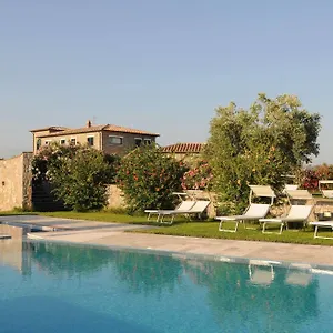 Relais Le Ginestre Farm stay Saturnia